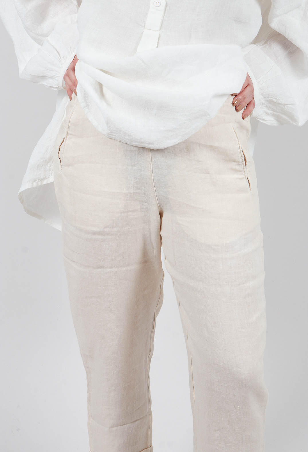 Skara Pants in Sand