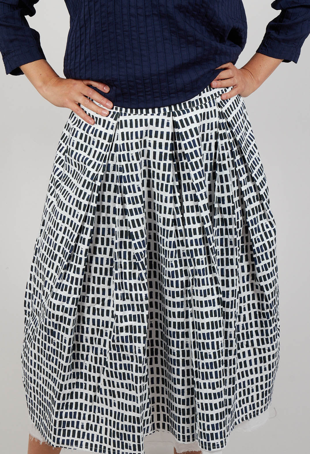 Skirt Print Jnes in Navy Sticks