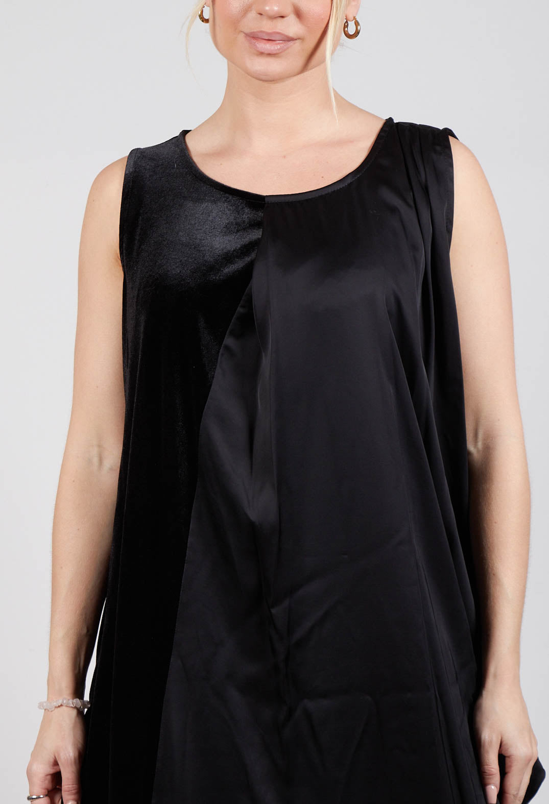 Sleeveless Dress in Ciniglia e Raso Viscosa Nero