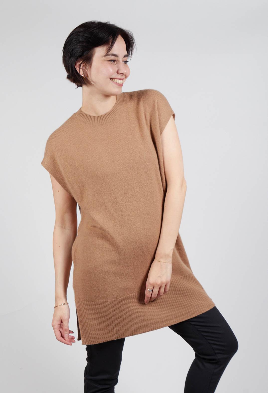 Sleeveless Knitted Vest in Camel