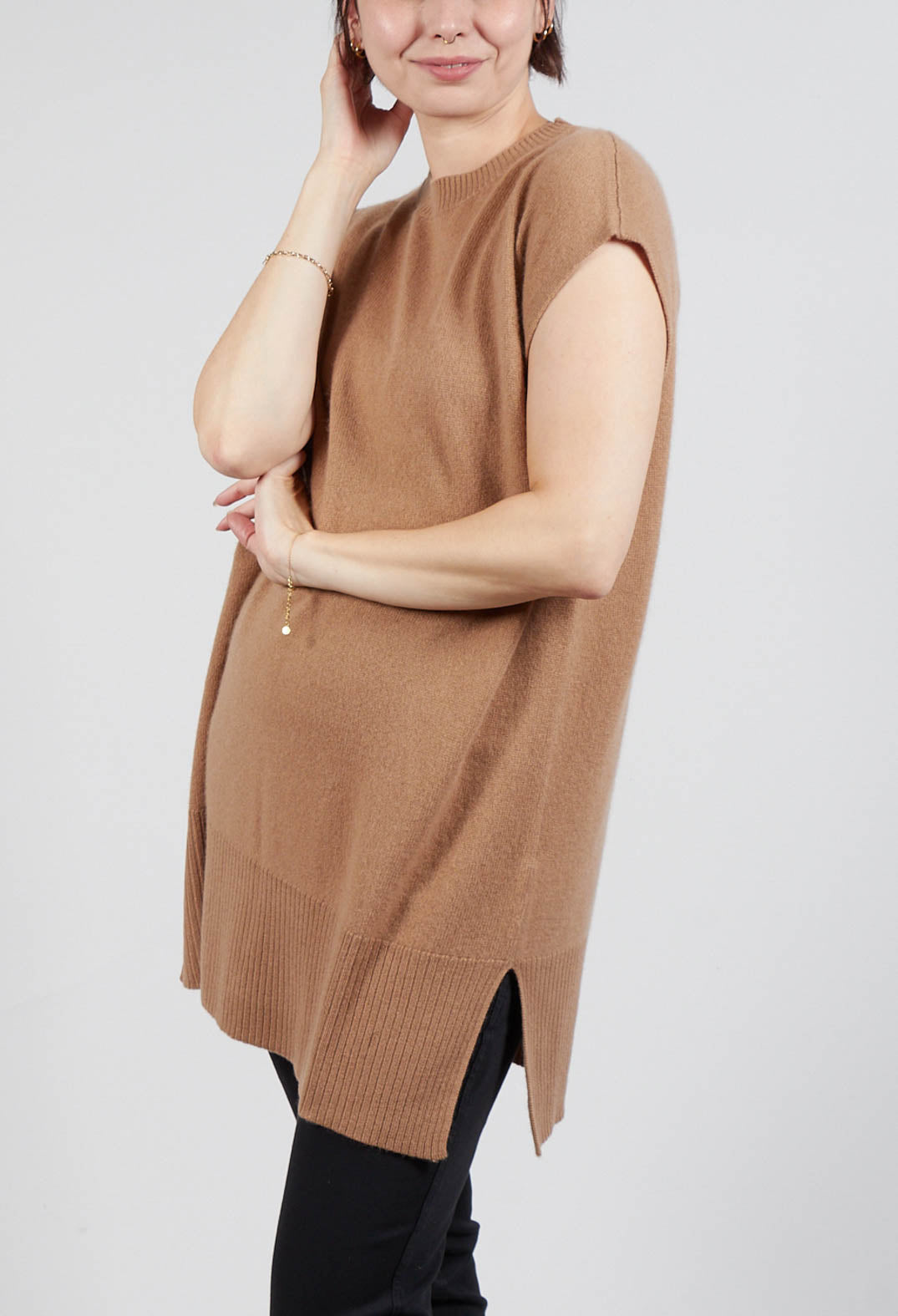 Sleeveless Knitted Vest in Camel