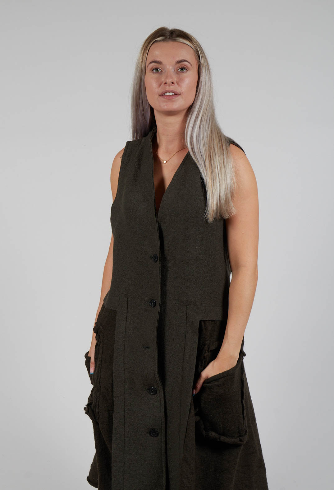 Sleeveless Longline Top with Feature Pockets in Jungle