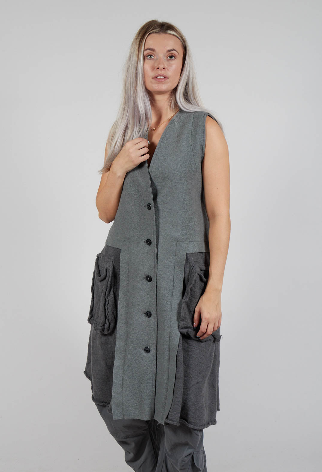 Sleeveless Longline Top with Feature Pockets in Rock