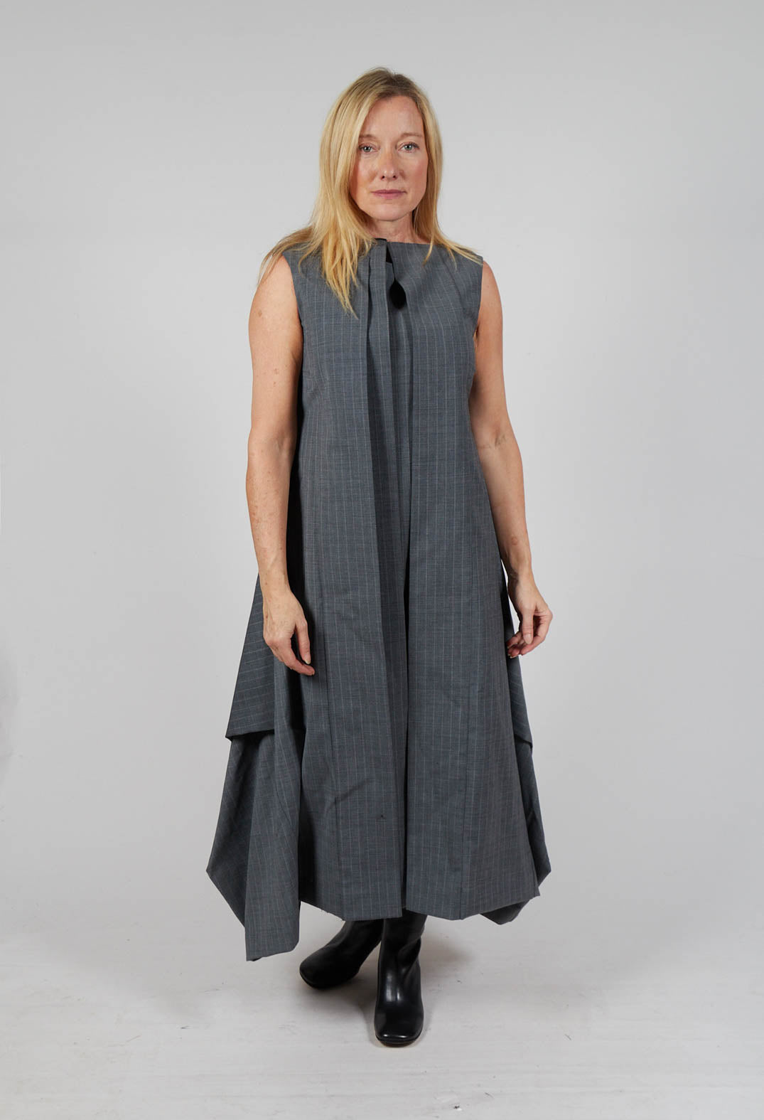 Sleeveless Smock Dress in Grigio