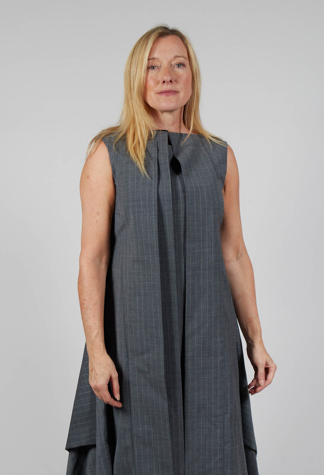 Sleeveless Smock Dress in Grigio