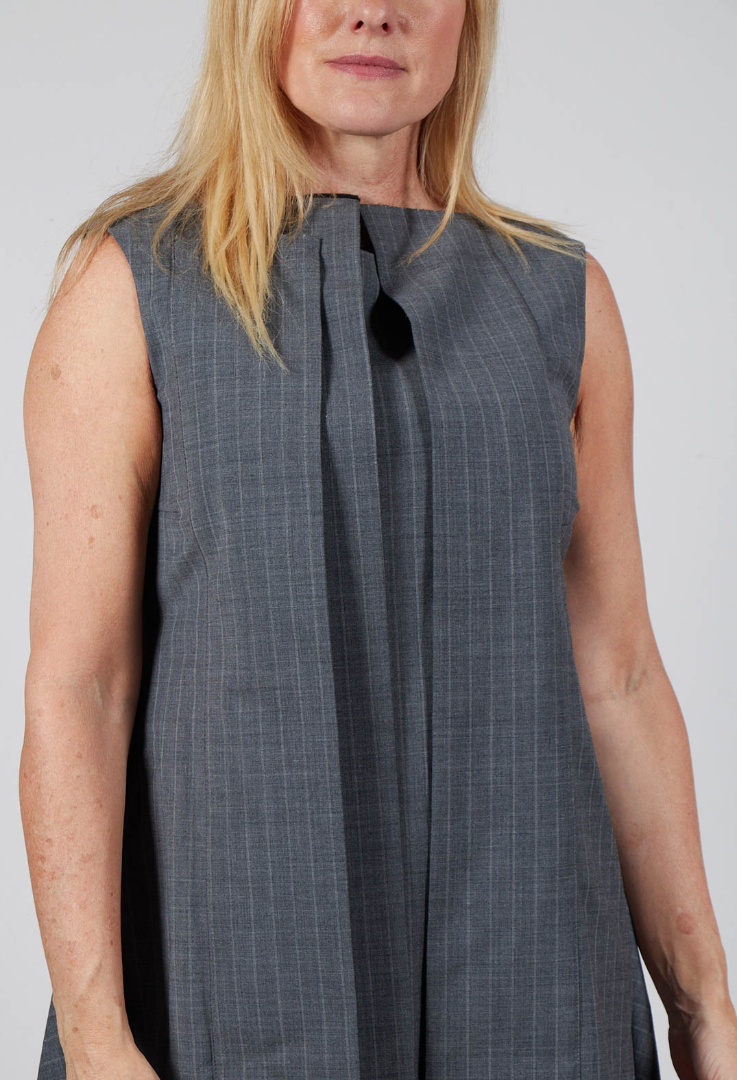 Sleeveless Smock Dress in Grigio