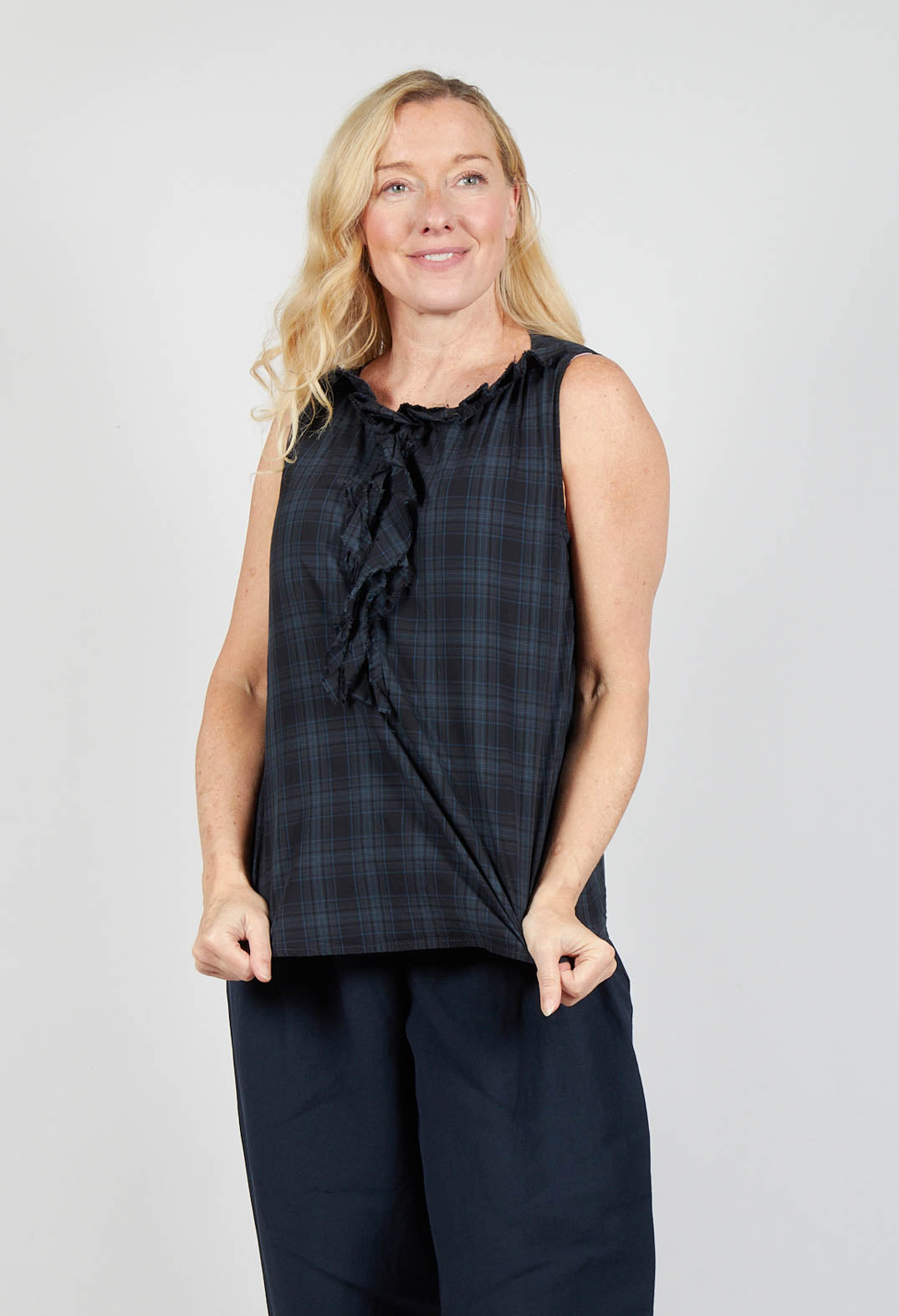 Sleeveless Top in Tartan Asphalt