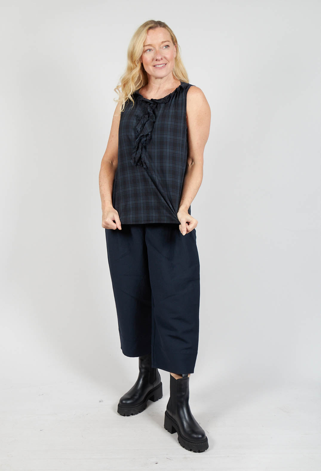 Sleeveless Top in Tartan Asphalt