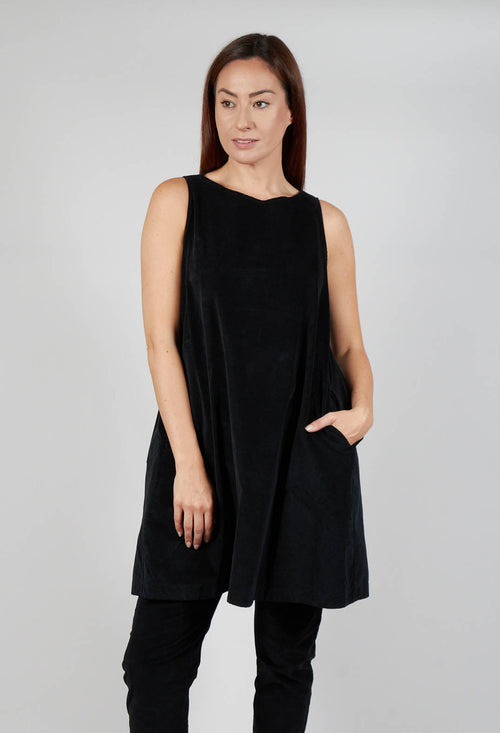 Sleeveless Tunic V in Black