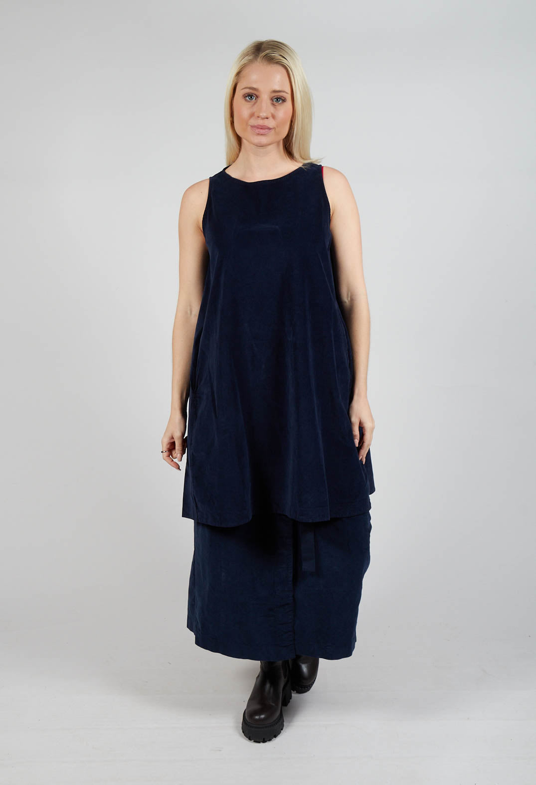 Sleeveless Tunic V in Ink