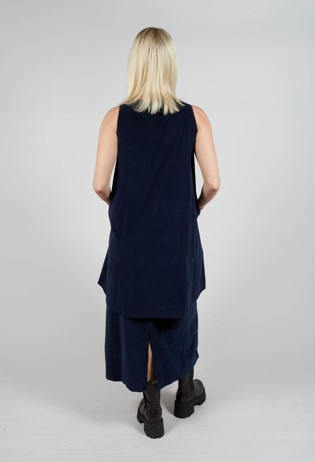 Sleeveless Tunic V in Ink