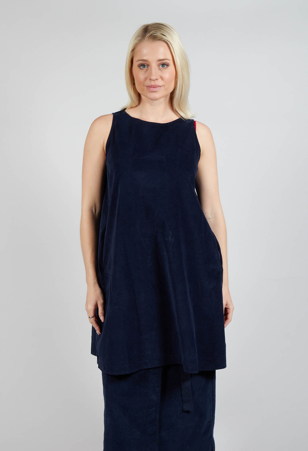 Sleeveless Tunic V in Ink