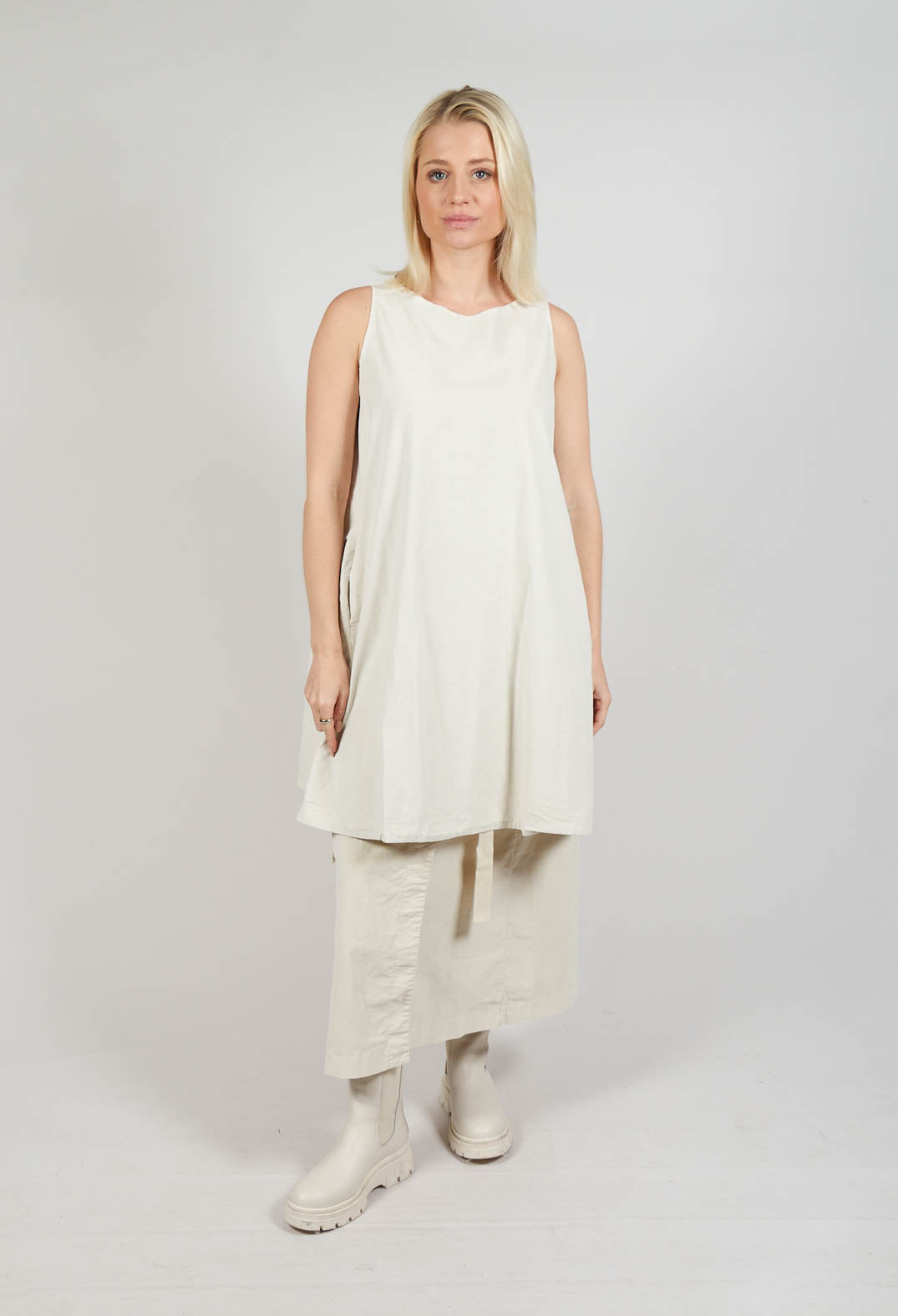 Sleeveless Tunic V in Off White