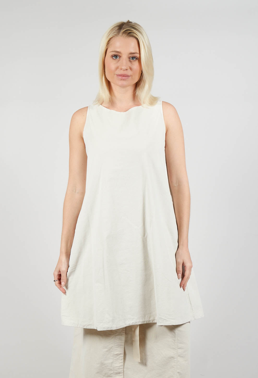 Sleeveless Tunic V in Off White