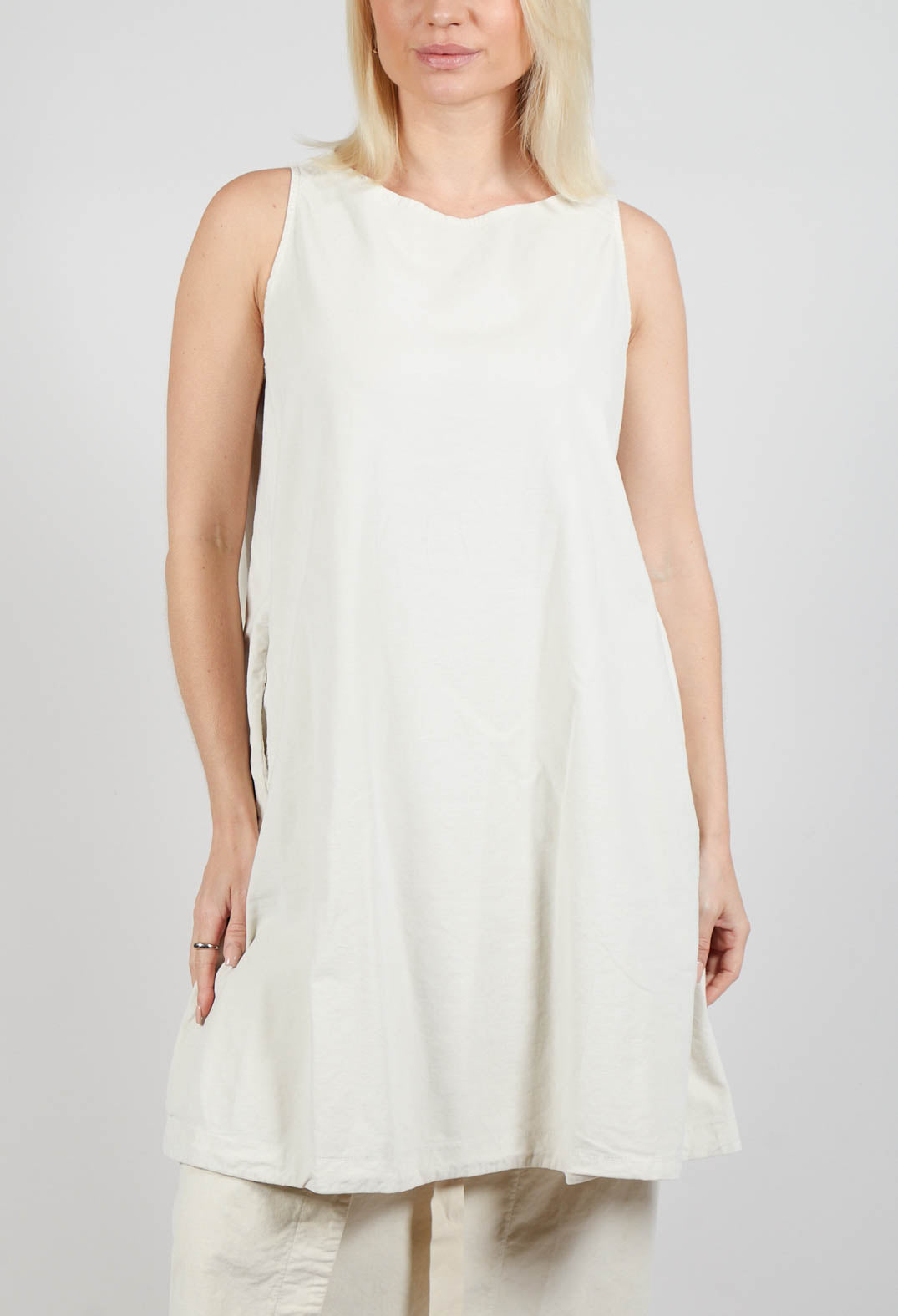 Sleeveless Tunic V in Off White