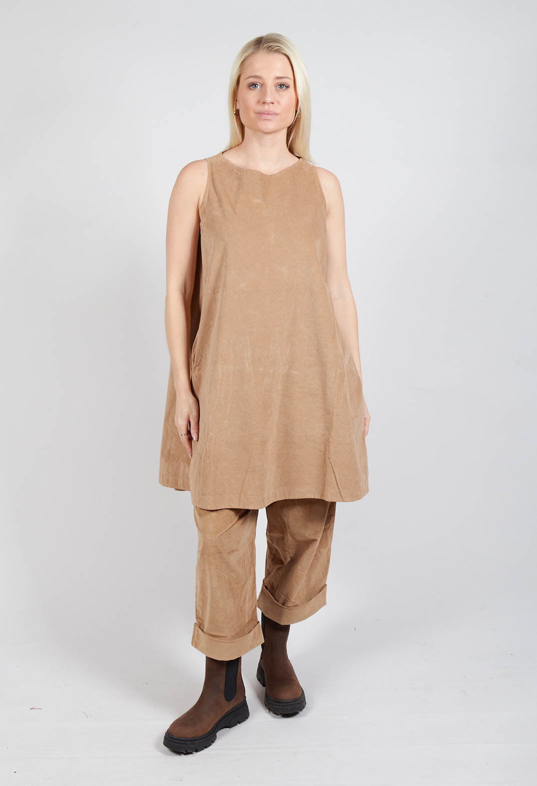 Sleeveless Tunic V in Sugar