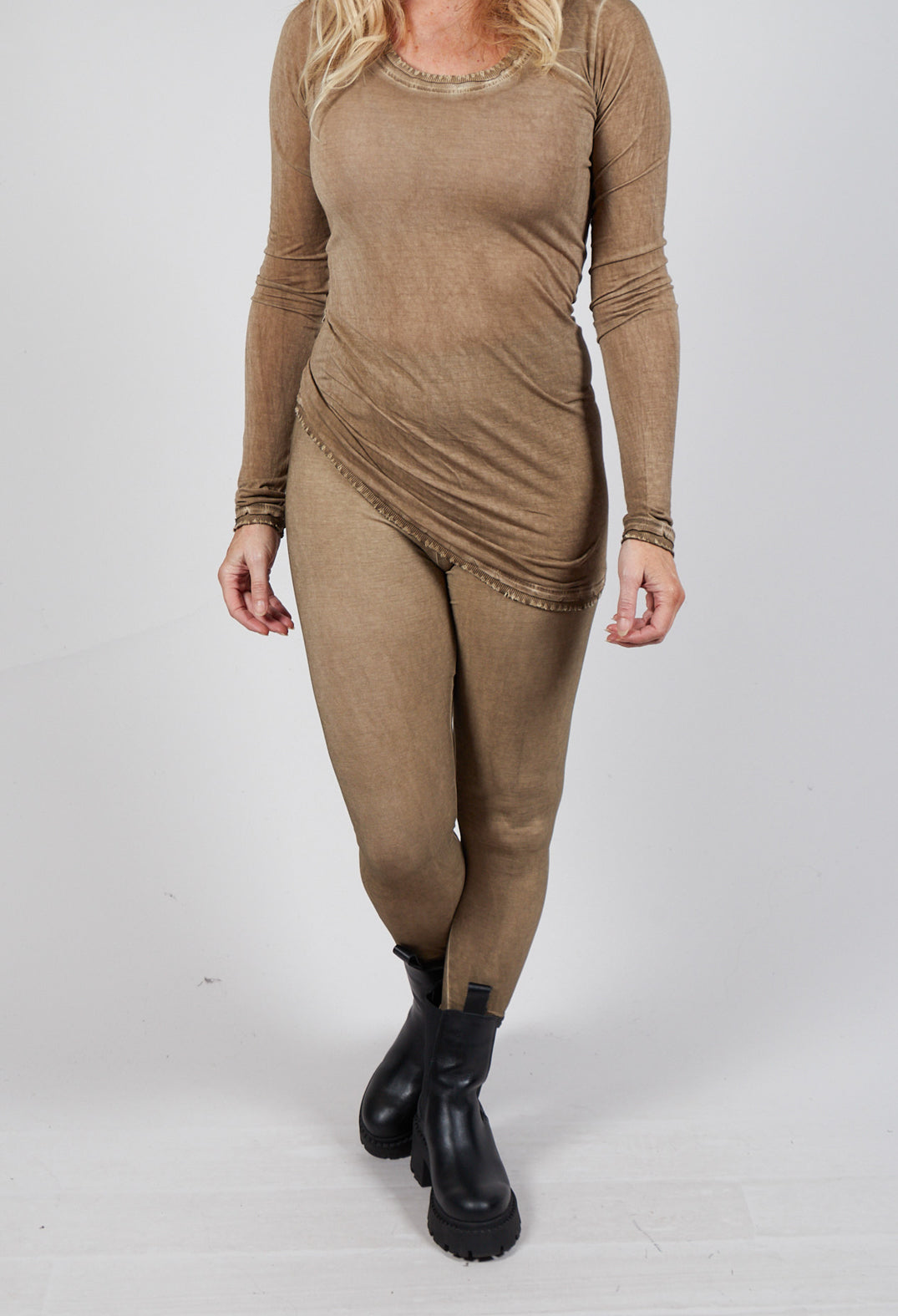 Slim Fit Leggings in Camel Cloud