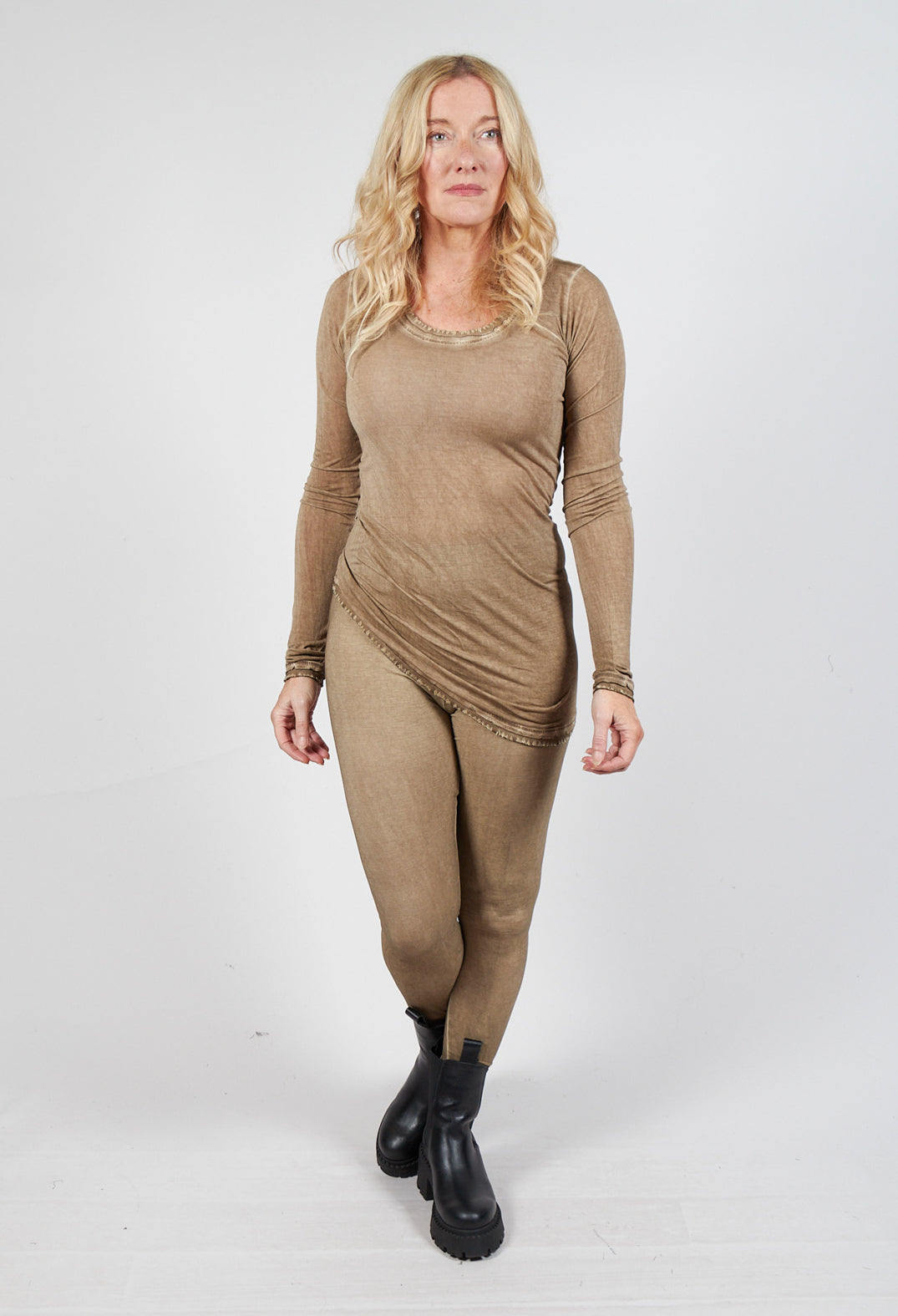 Slim Fit Leggings in Camel Cloud