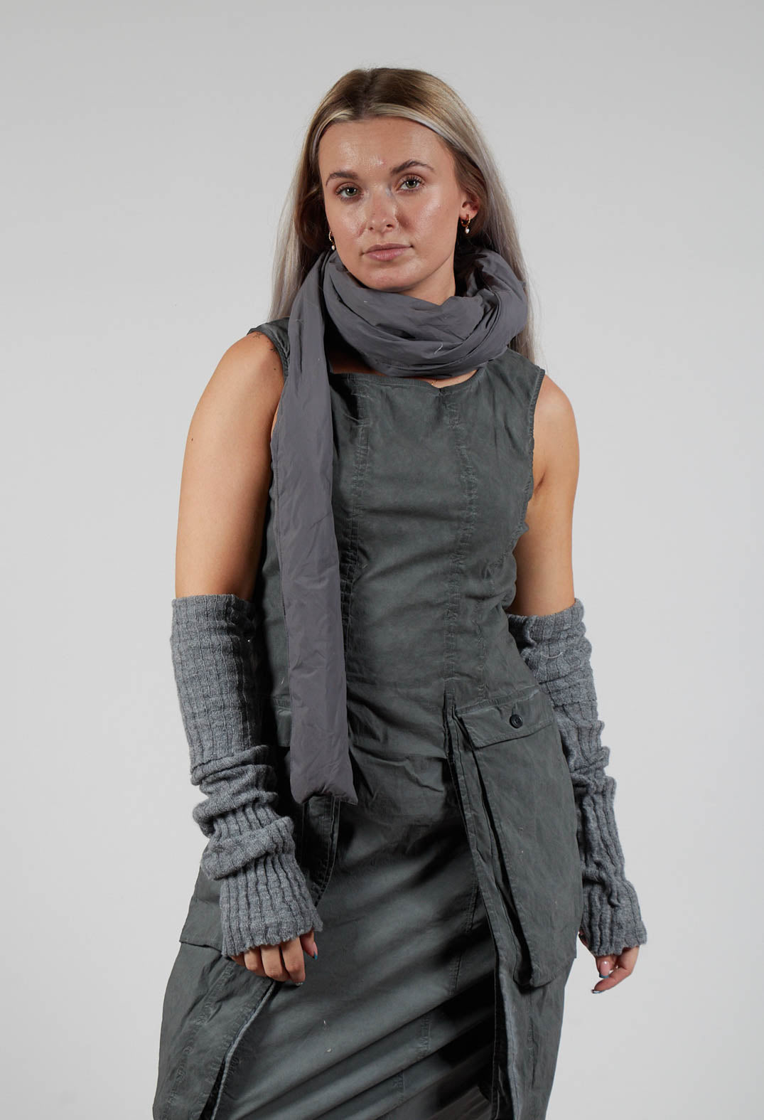 Smooth Puffer Scarf in Coal Cloud