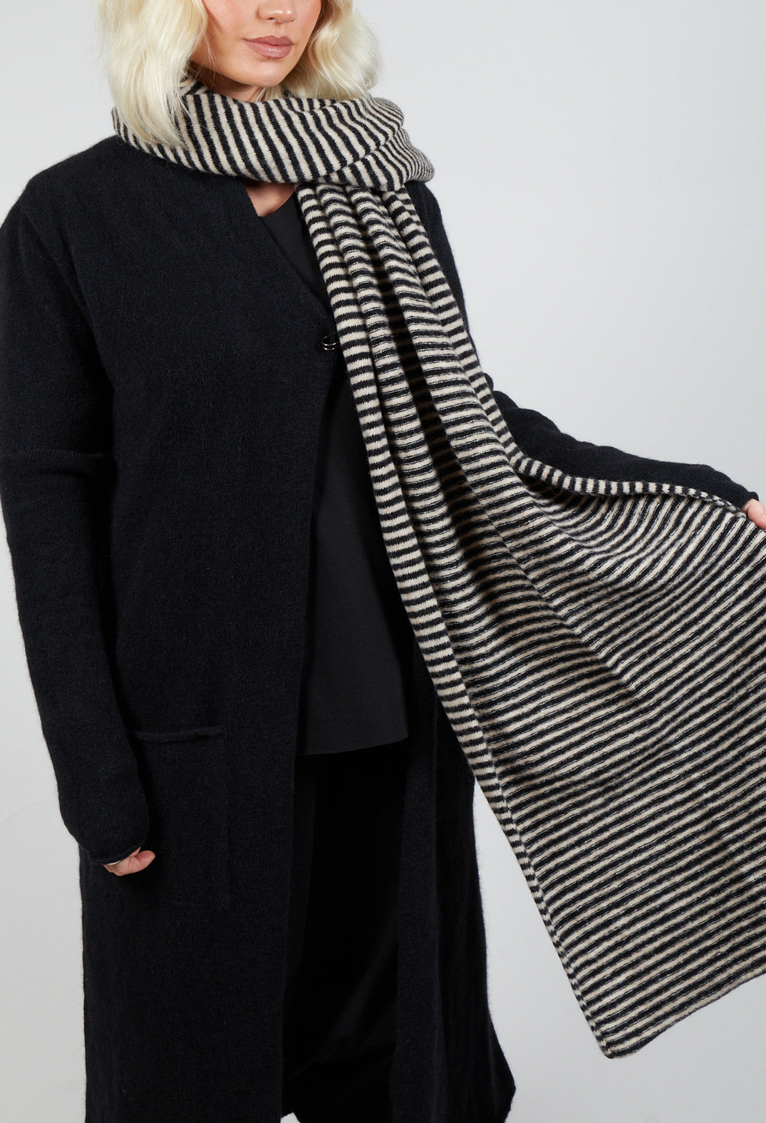 Striped Scarf in Crème and Black