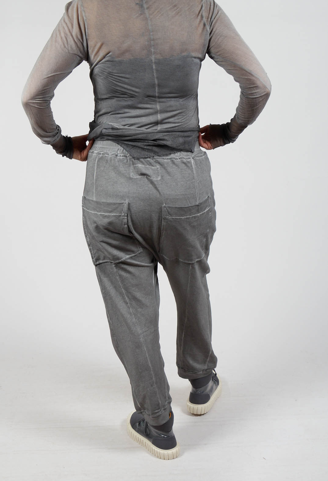 Tapered Ankle Sweatpants in Pencil Cloud