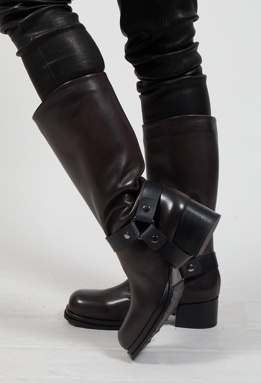 Tarantino Buckle Boot in Moro and Nero