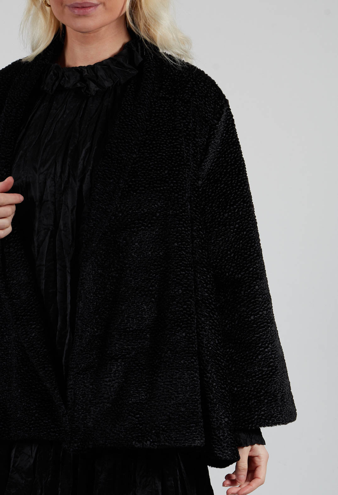 Textured Cape in Black