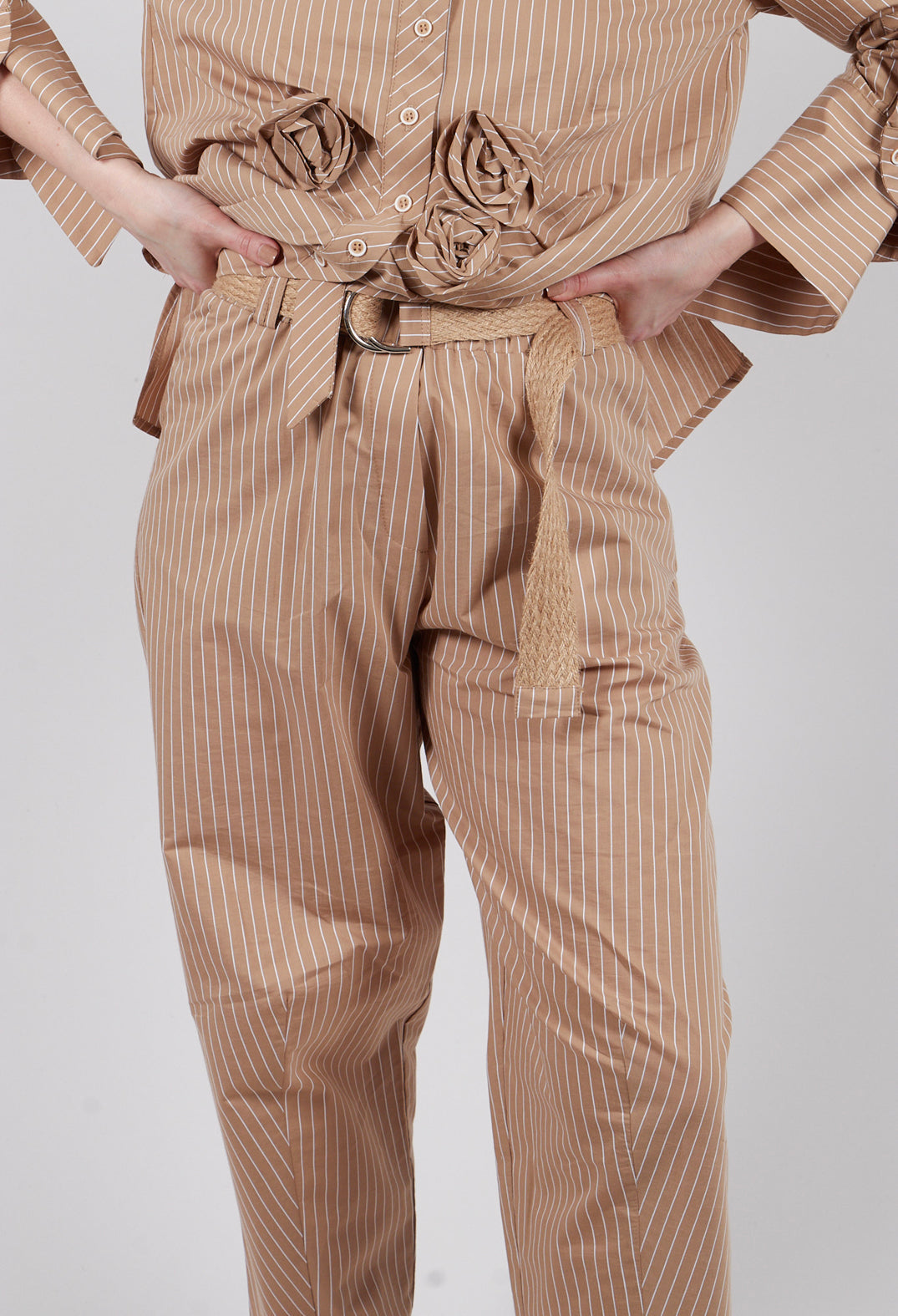 Tie Waist Trousers in Beige/White Print