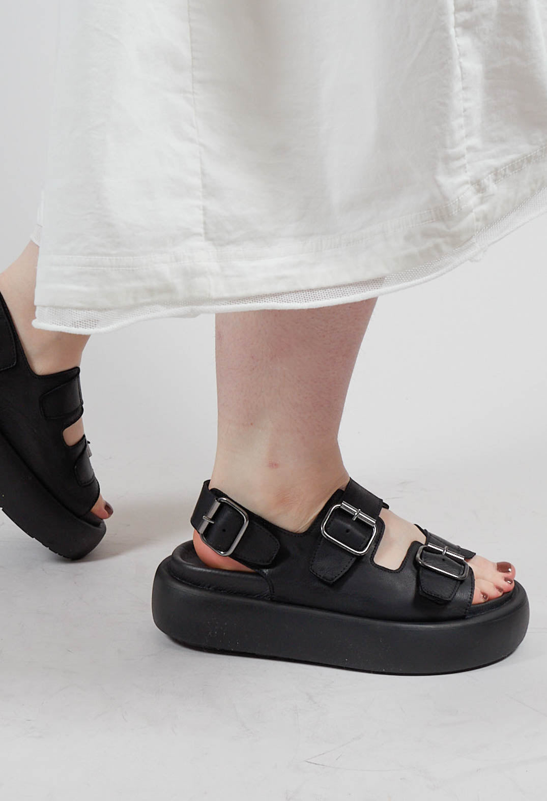 Triple Buckle Strap Platform Sandal in Gasoline Nero