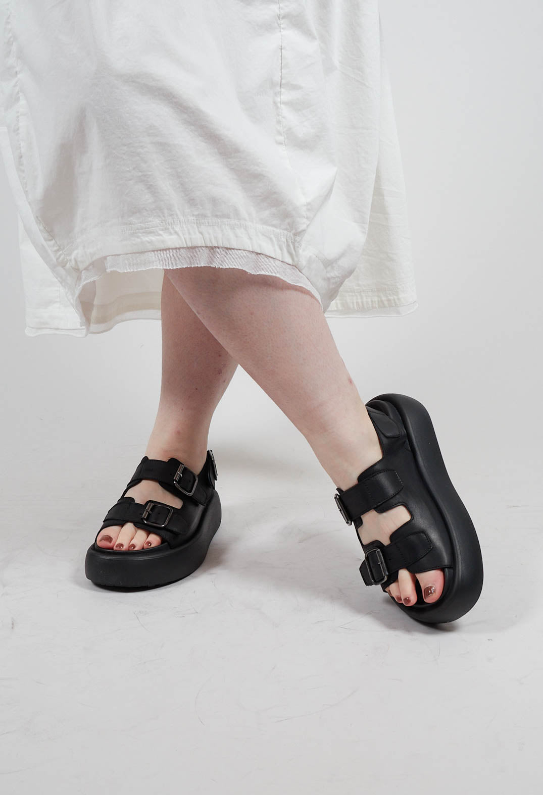 Triple Buckle Strap Platform Sandal in Gasoline Nero