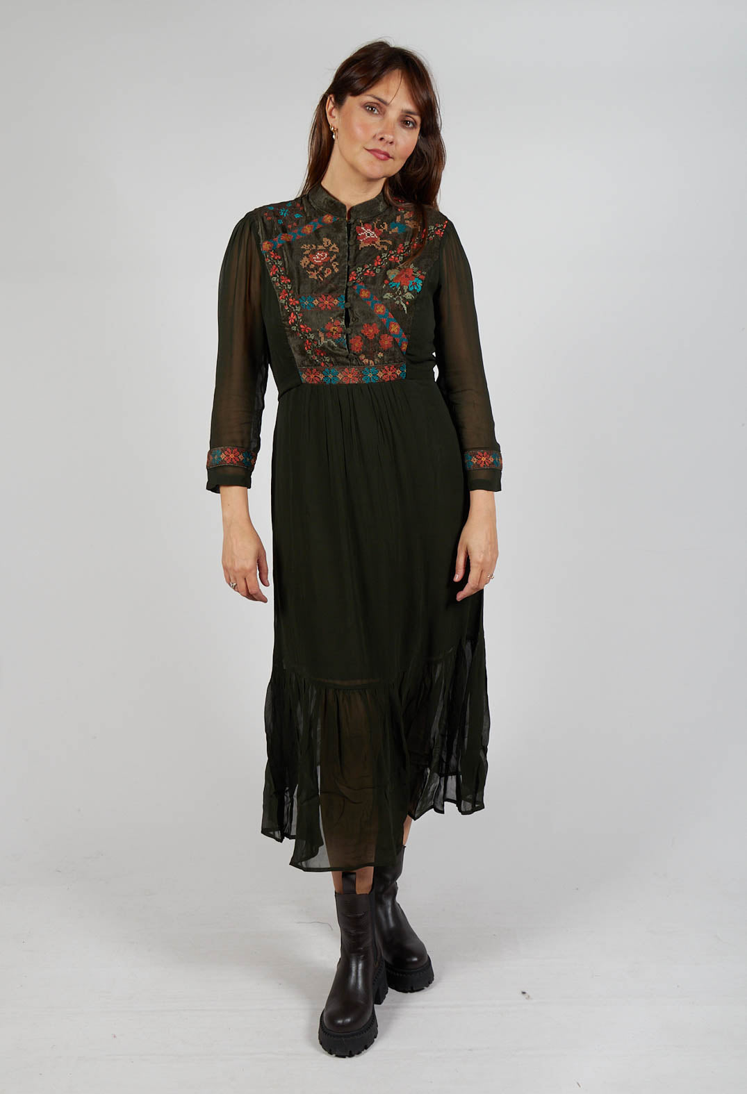 Veda Embroidered Dress Kaki