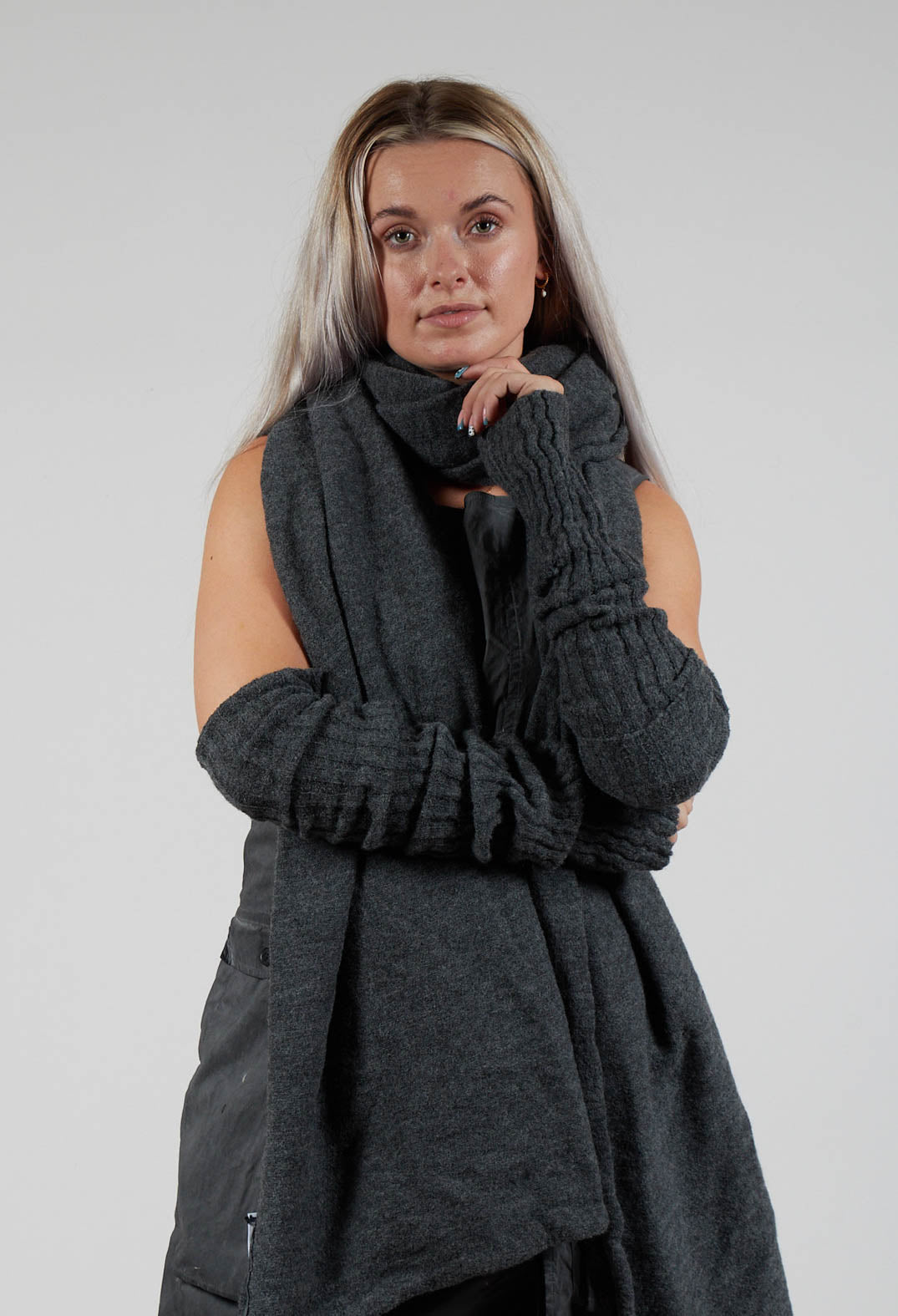 Virgin Wool Arm Warmers in Coal Mel