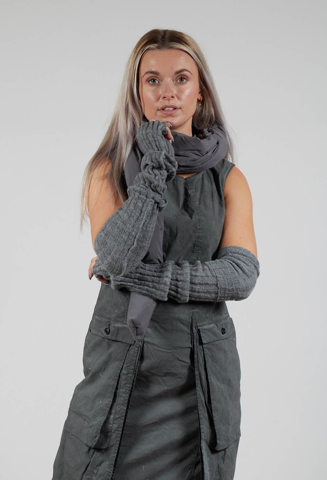 Virgin Wool Arm Warmers in Pencil Mel