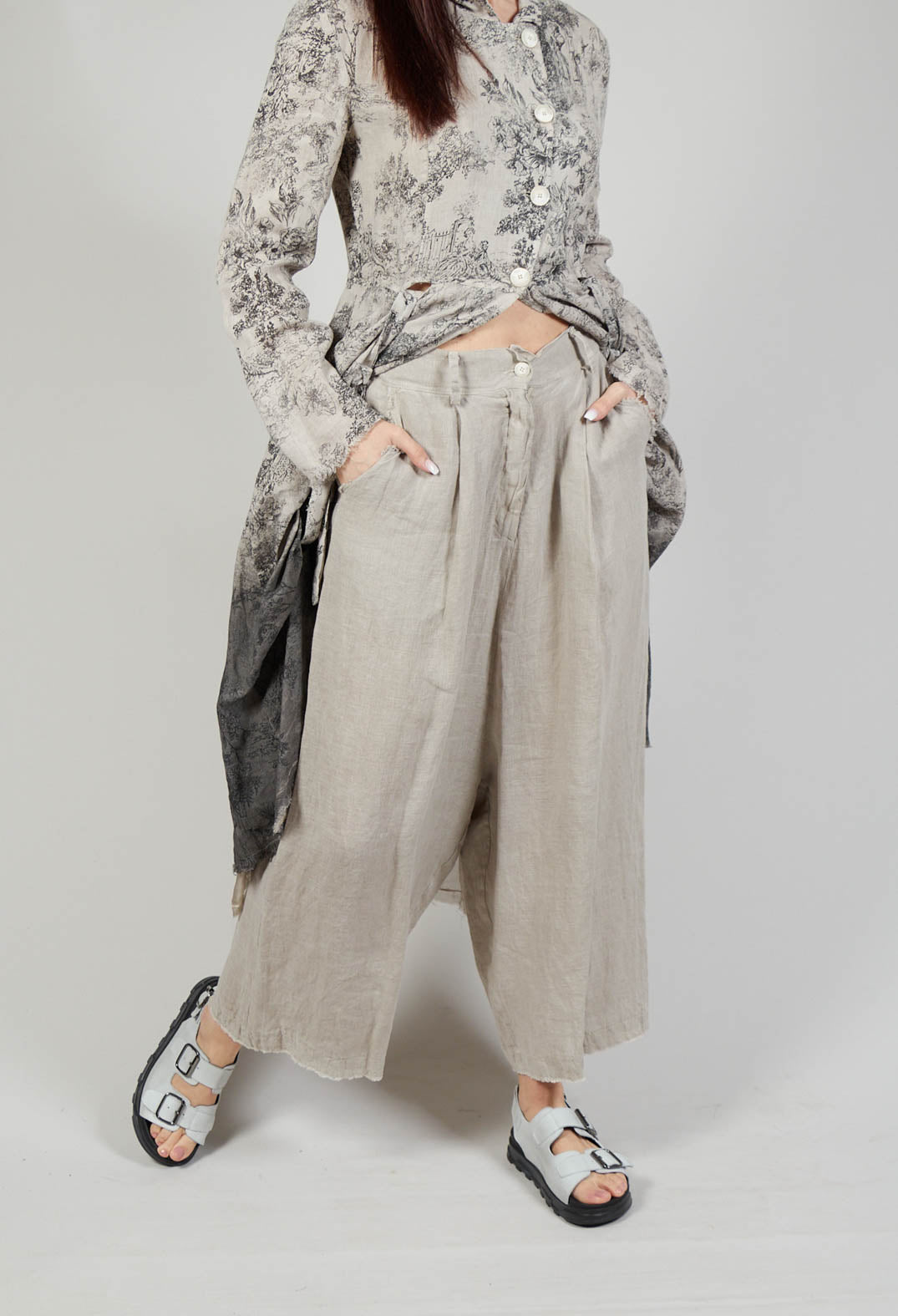 Wide Leg Capri Trousers in Lino Desert