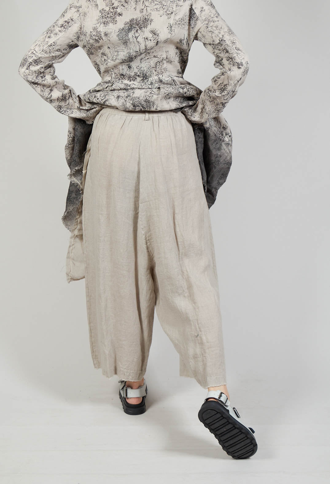 Wide Leg Capri Trousers in Lino Desert