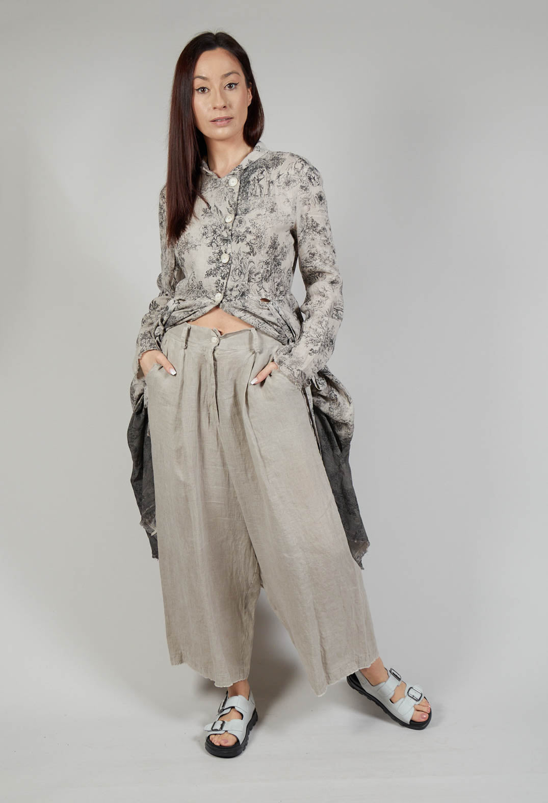 Wide Leg Capri Trousers in Lino Desert