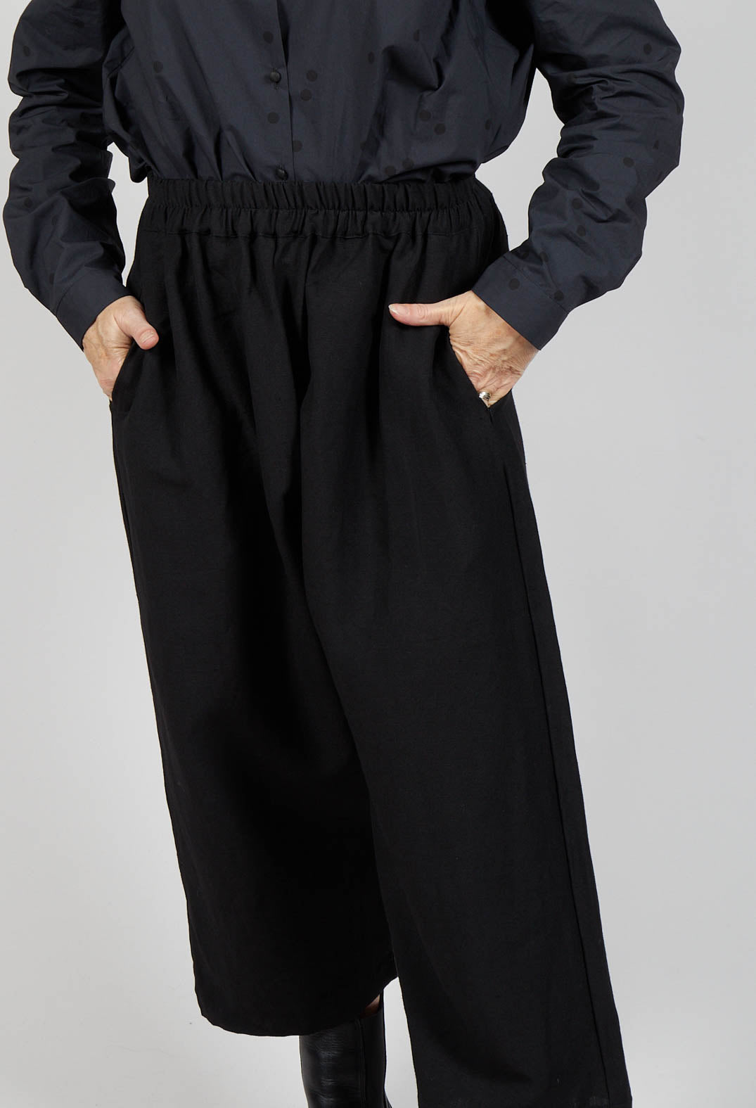 Wide Leg Culottes in Nero