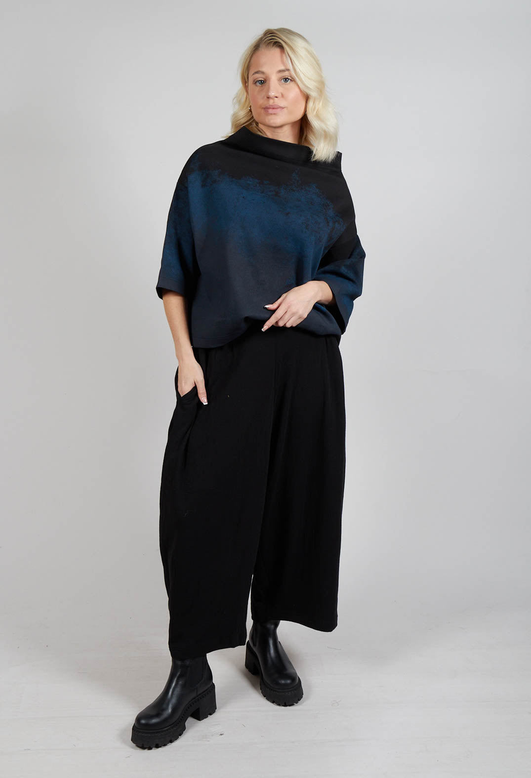 Wide Leg Trousers in Black