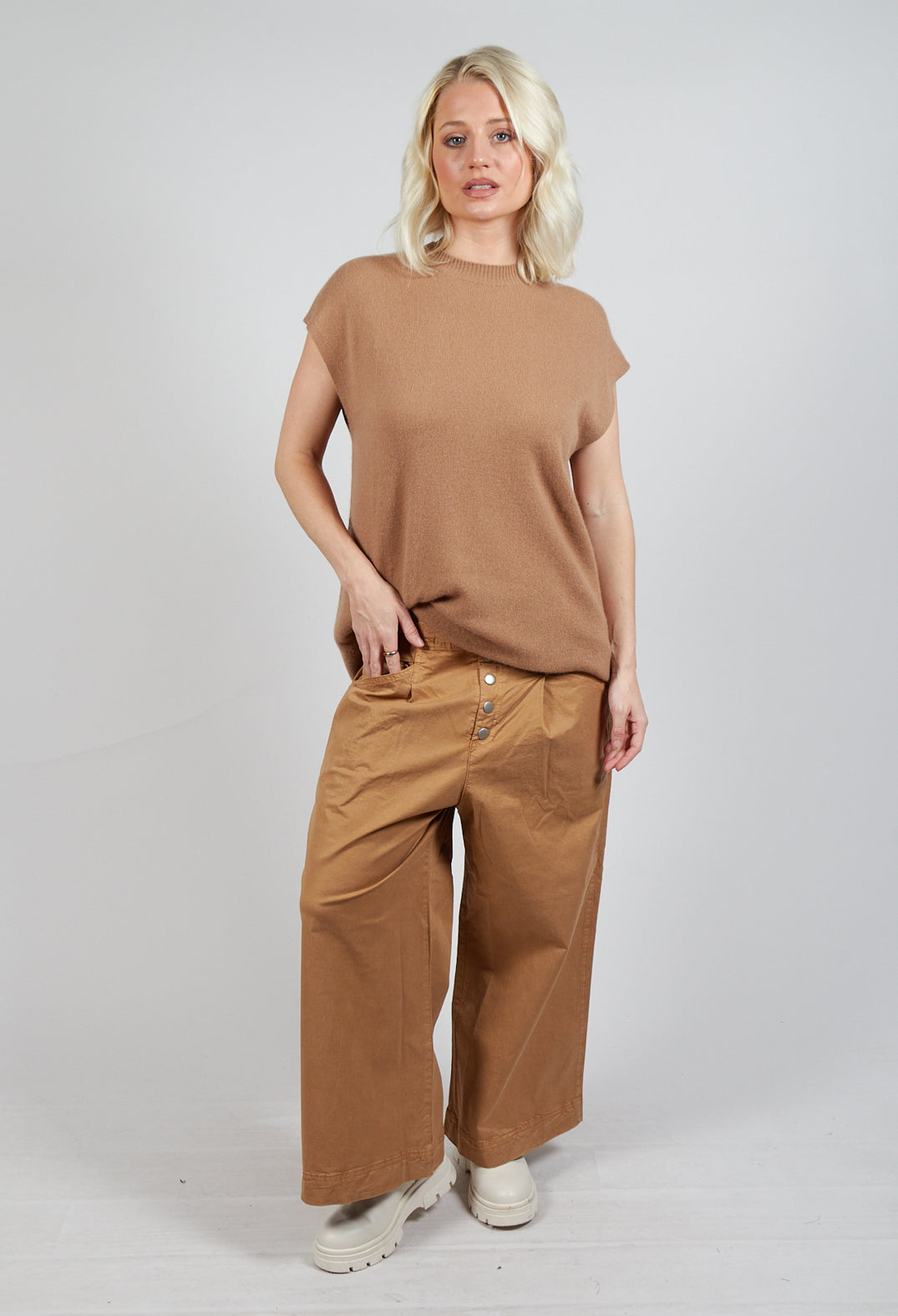 Wide Leg Trousers in Camel