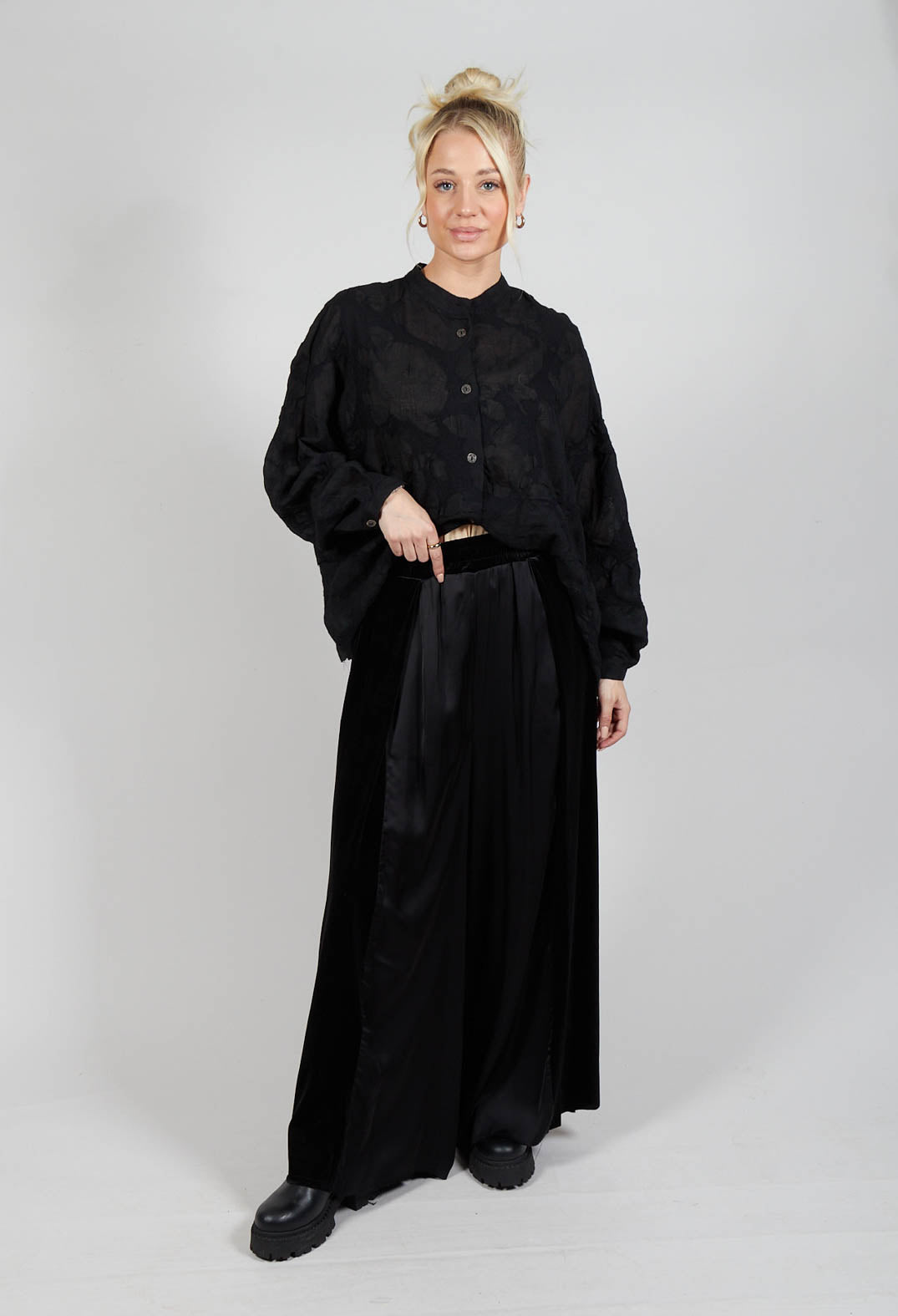 Wide Leg Trousers in Ciniglia e Raso Viscosa Tinto Freddo Nero