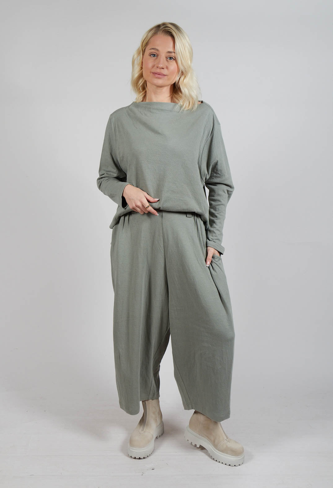 Wide Leg Trousers in Light Grey