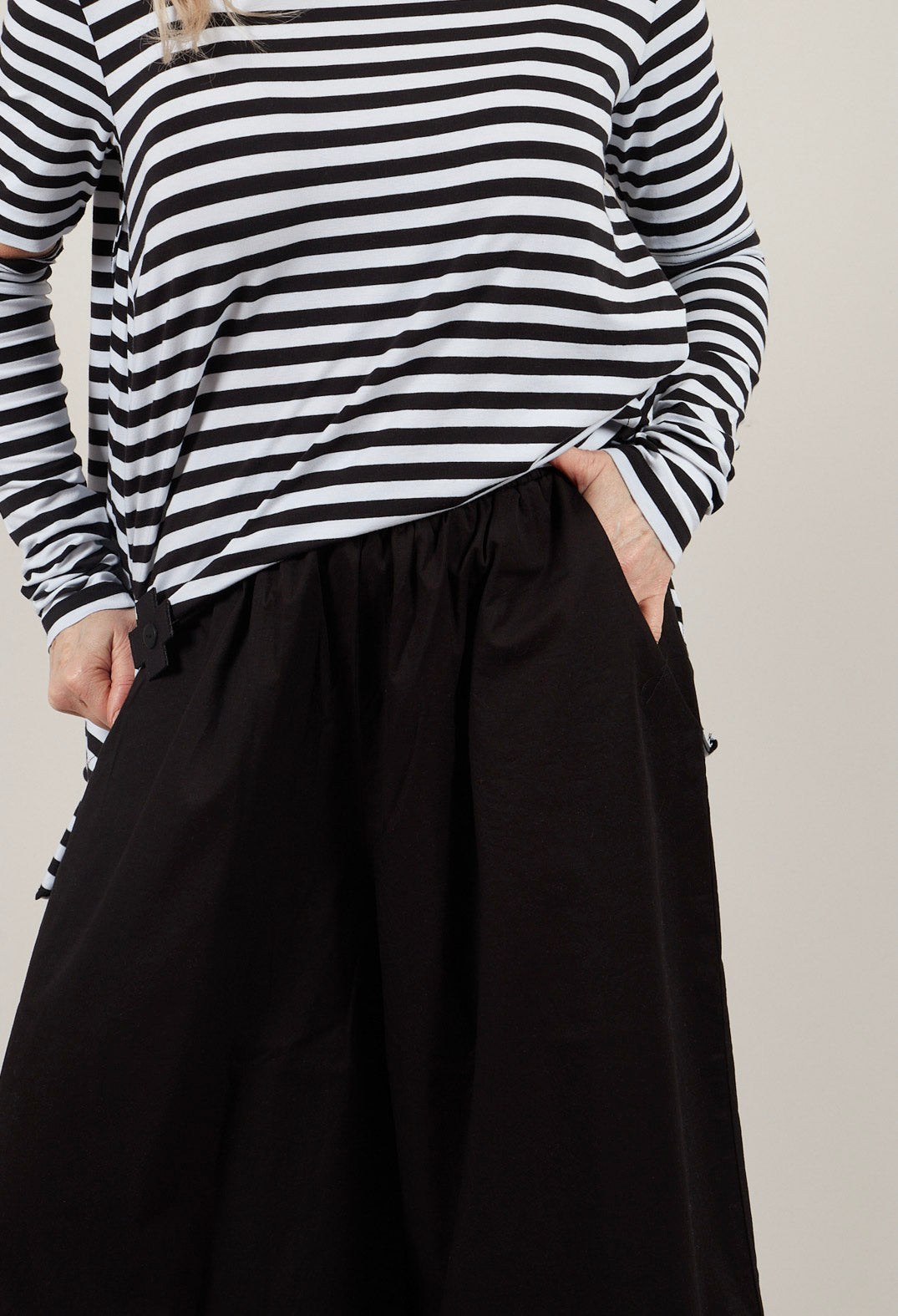 Wide Paper Trousers in Black