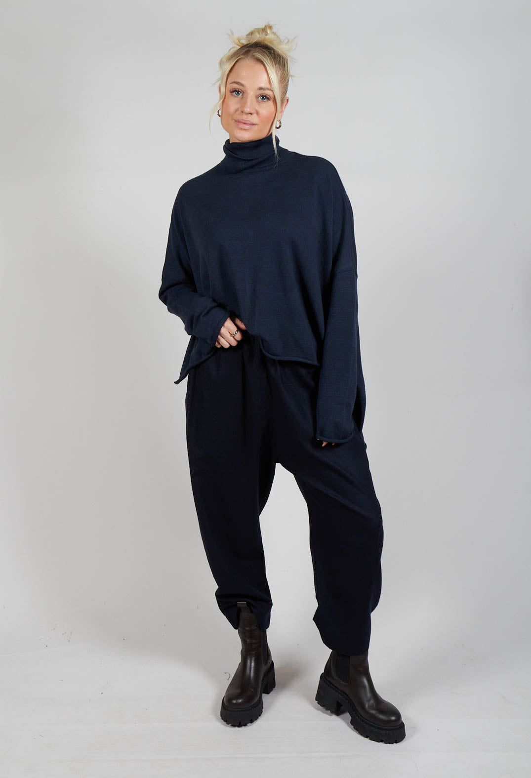 Wok Ojo Trousers in Ink Blue