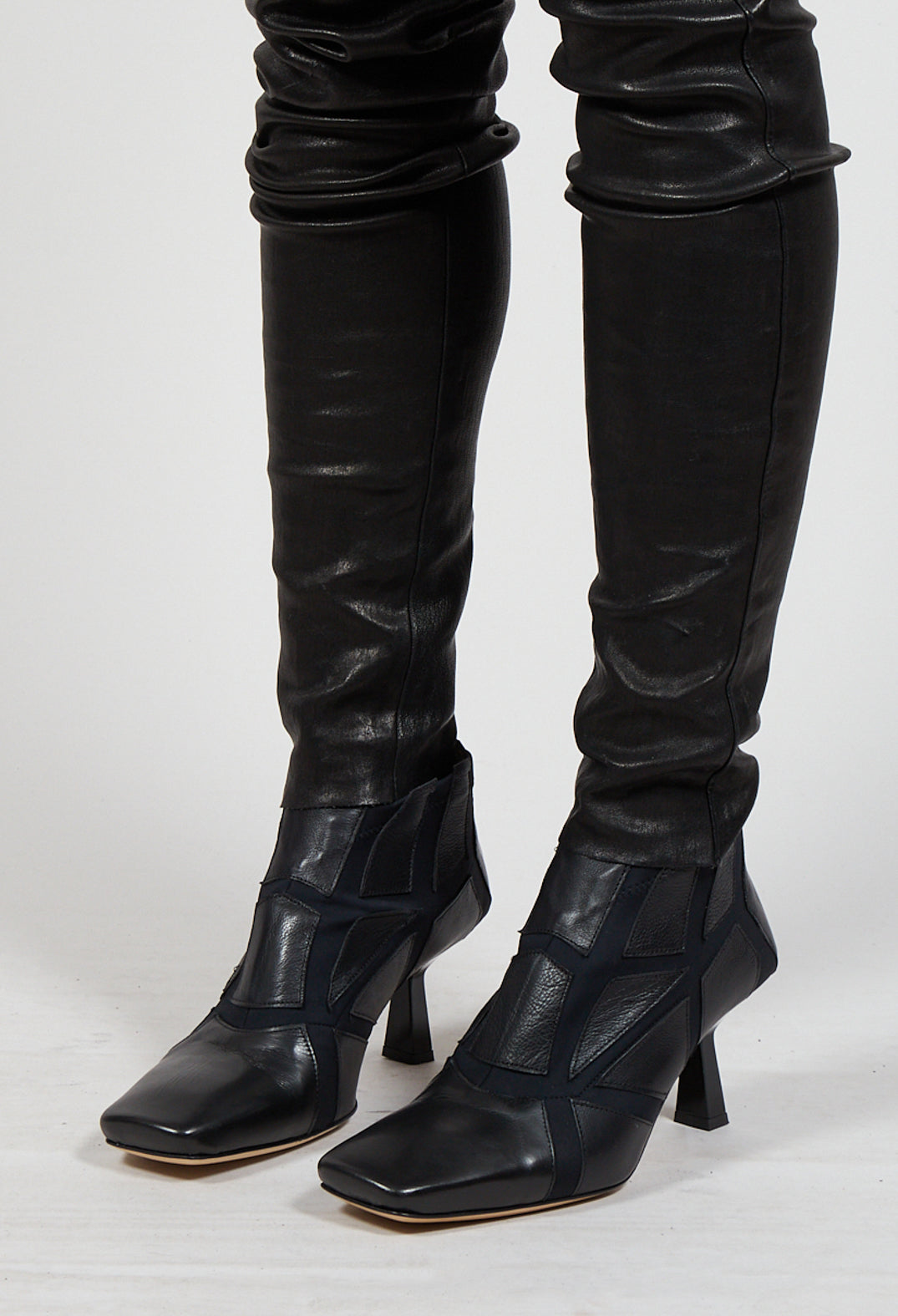 Yuko Kitten Heel Boot in Nero