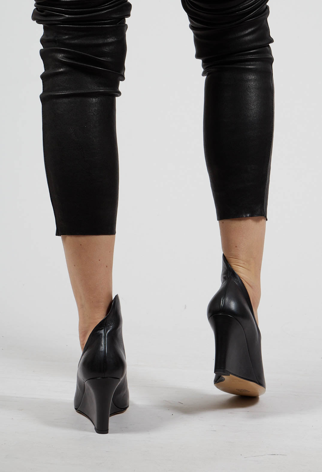 Yuko Wedge Boot in Nero