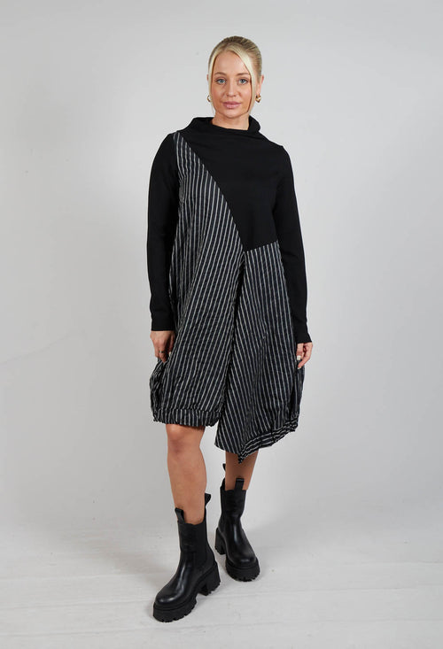 Zigzag Pinu Dress in Black and White