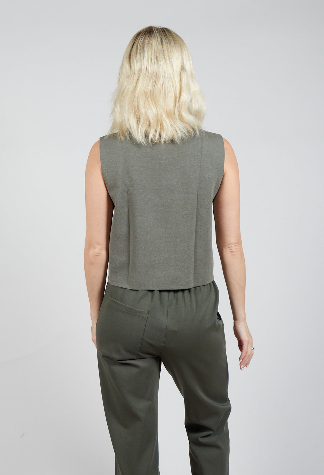 Zipped Sweater Vest in Kaki