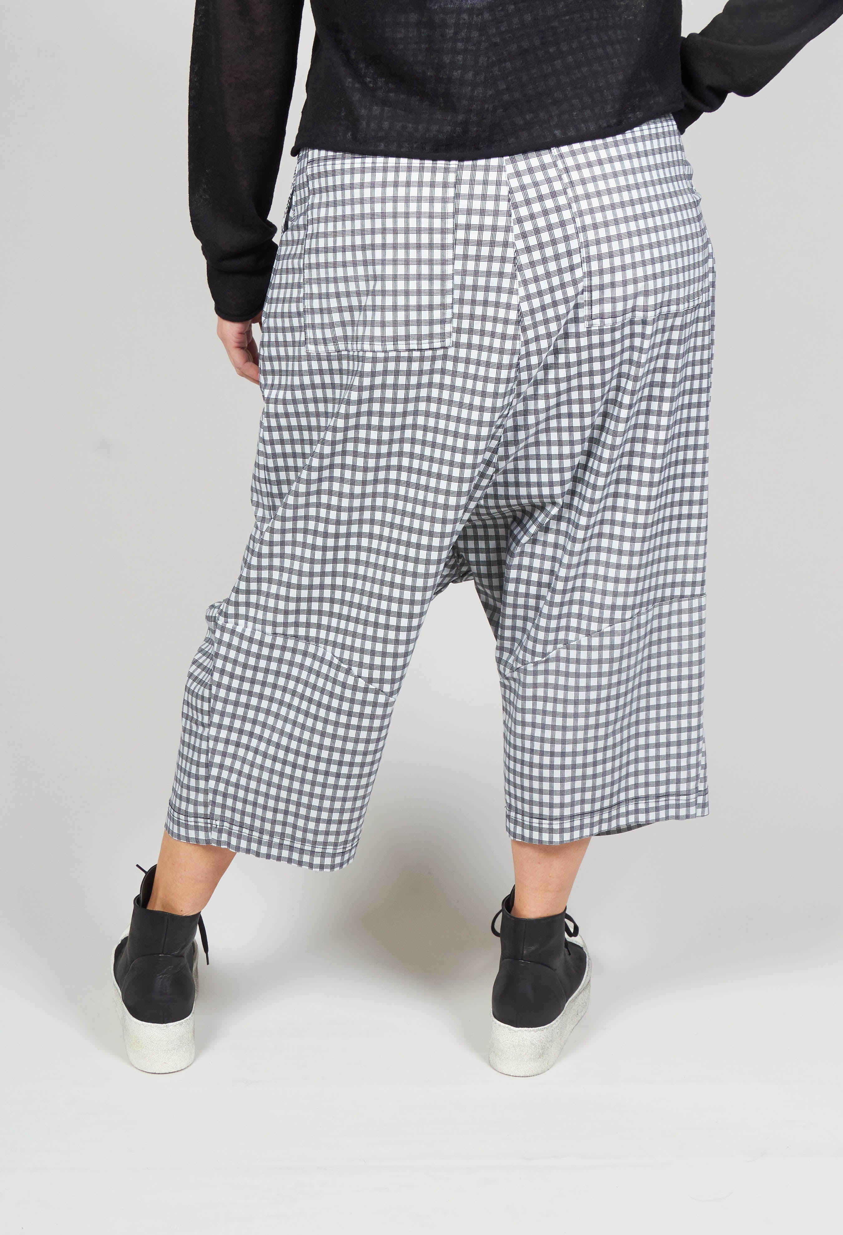 Checkered sales cropped trousers