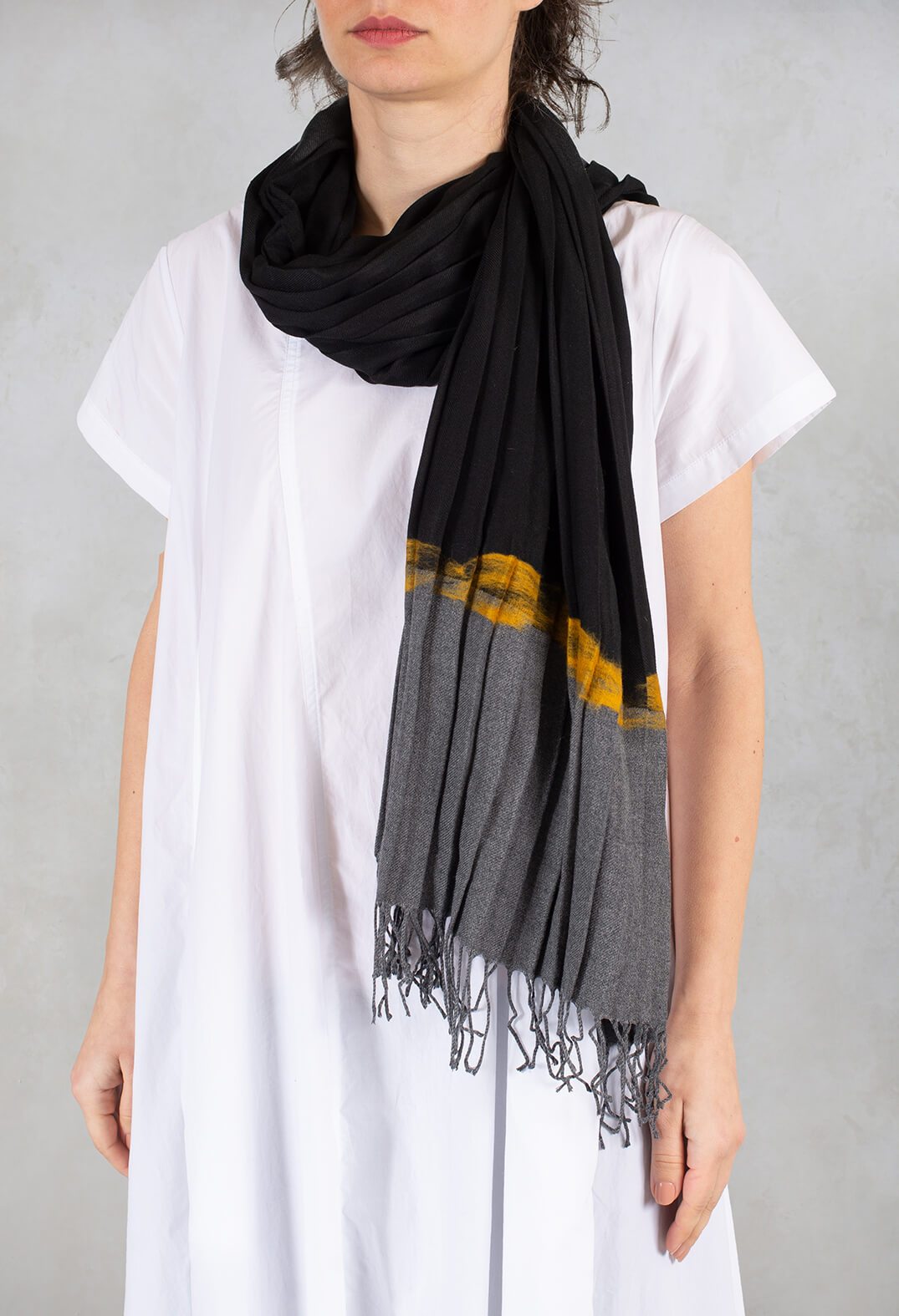 Black 2024 pleated scarf