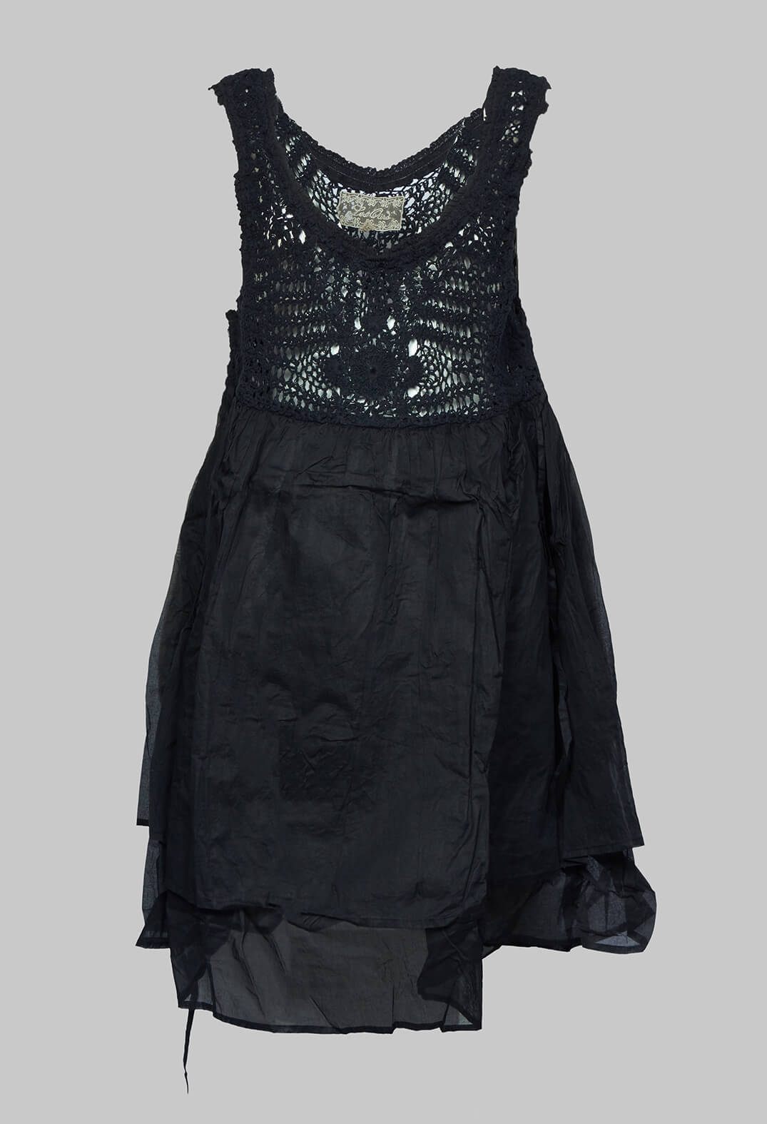 Sleeveless Pierrot Dress in Noir